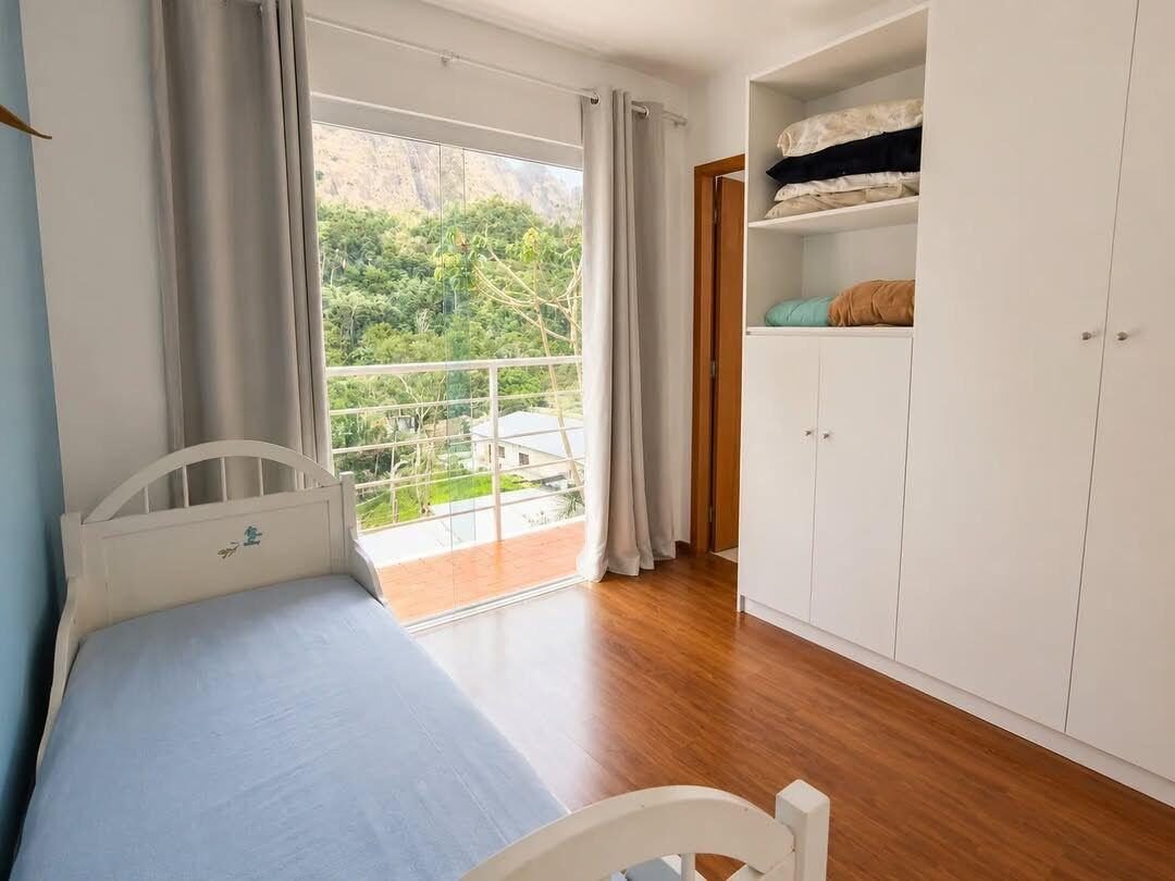 Quarto com vista para a montanha